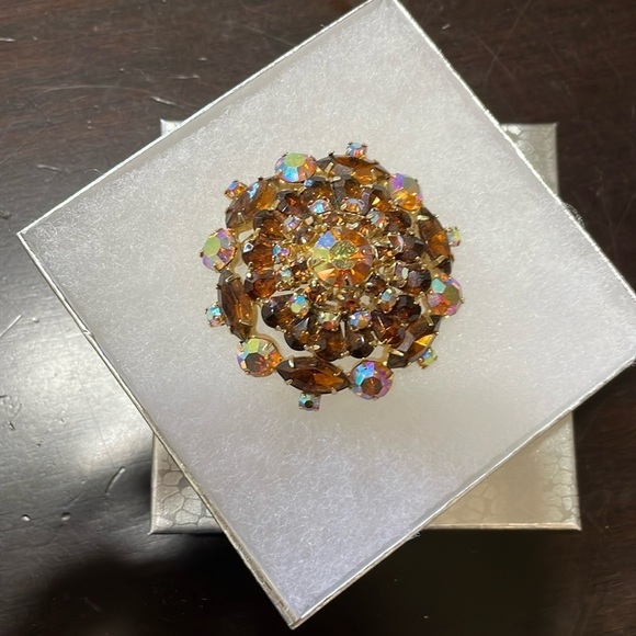 Vintage Brooch - Picture 1 of 2